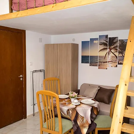 On Maria Luiza Street - Cozy In By Flat Mаnаger Lägenhet